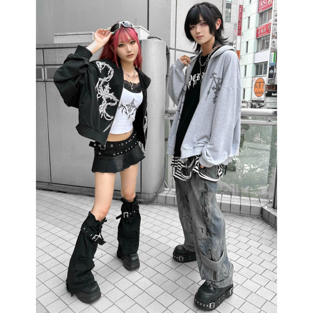 新作】クロスチェーンプリント薄手ZIPパーカー(ショート丈