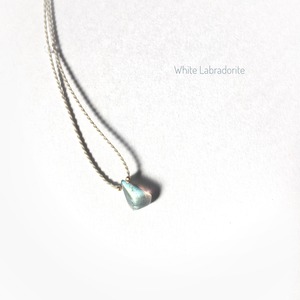 ホワイトラブラドライト macrame necklace
