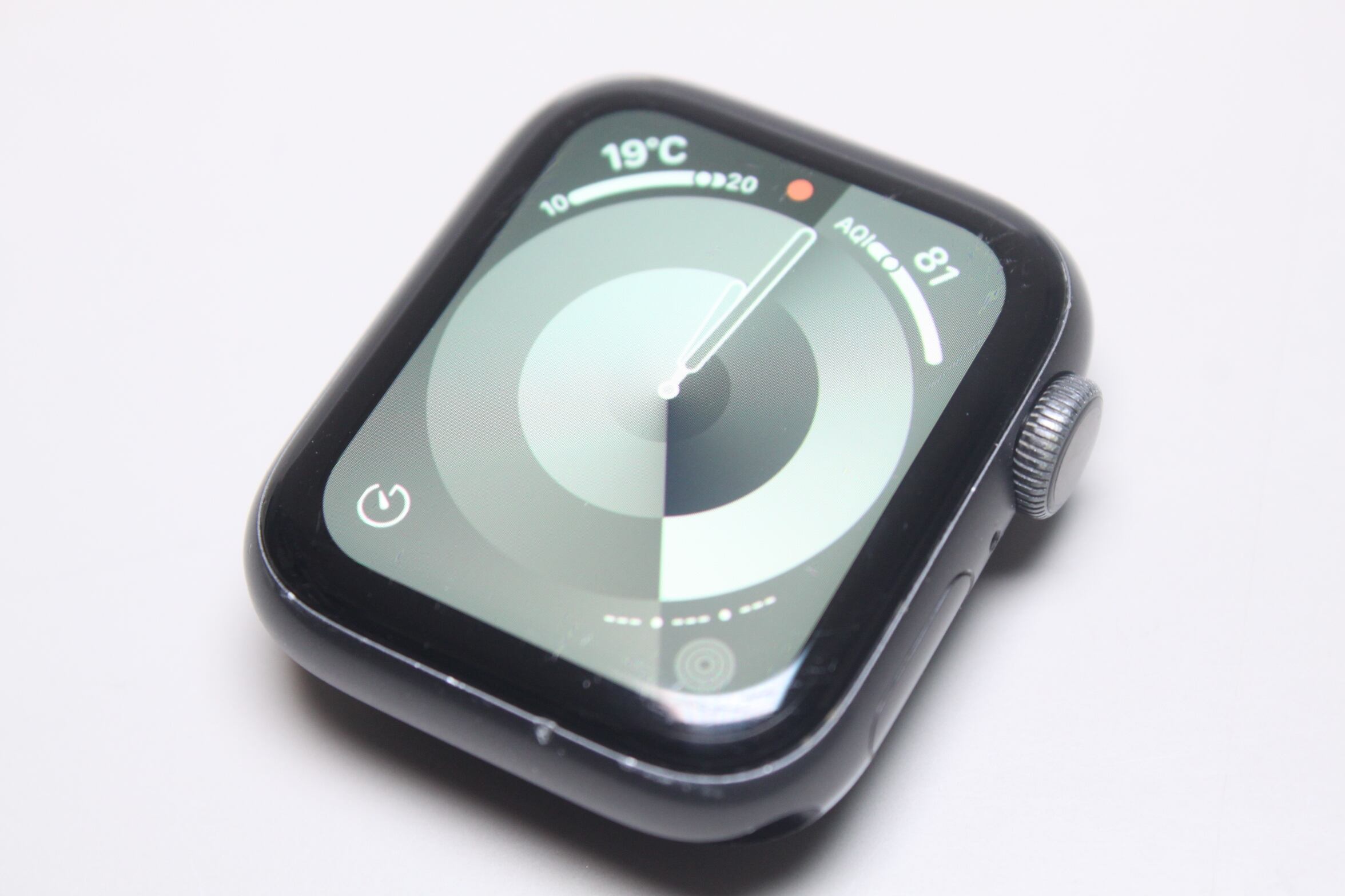 Apple Watch Series 4/GPS/40mm/A1977〈MU672J/A〉④ | 中古 Apple Watch Series 4/GPS/40mm/A1977〈MU672J/A〉④ | 中古