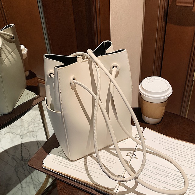 オータムウィンターシングルショルダーバッグレッド 秋物 冬物 Tiancai_Wing_Bag84851817720