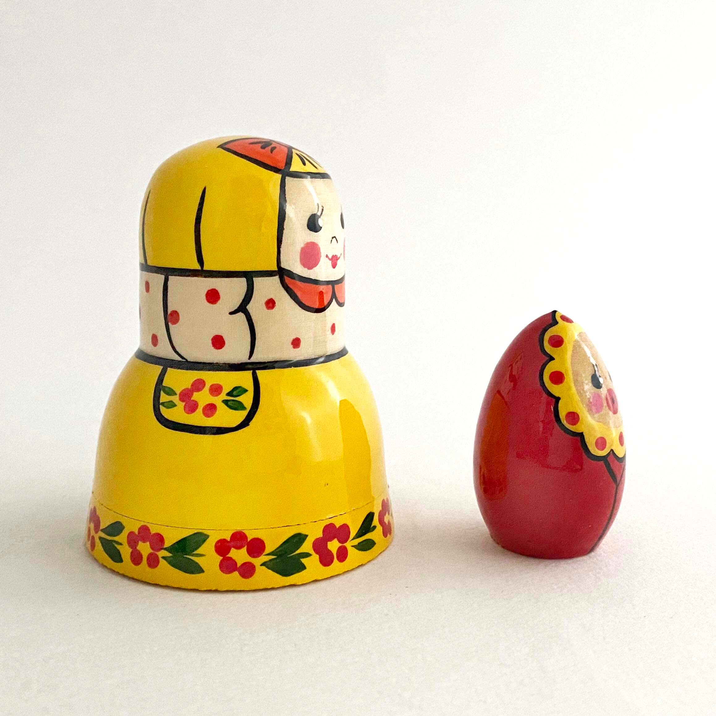 黄色のオトメリョーシカ(2個組)