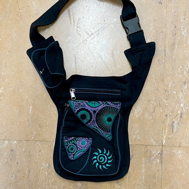 太陽柄プリントヒップバック