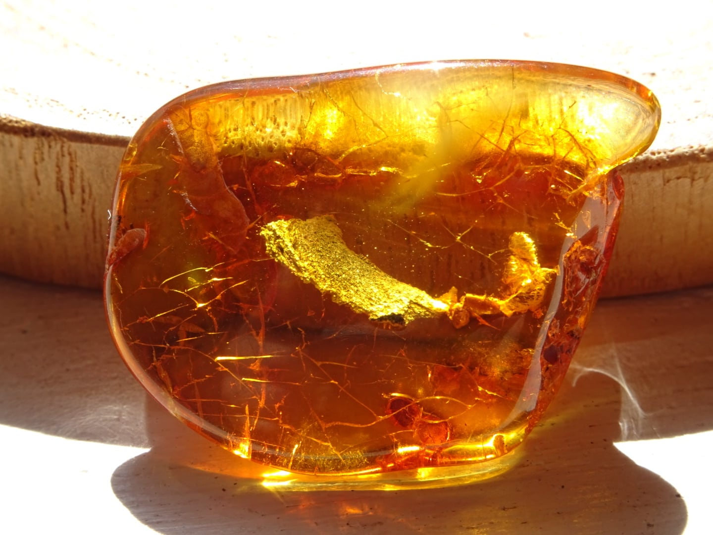 バルト海の琥珀(バルティックアンバー)No.2 ~蜜色の宝もの~