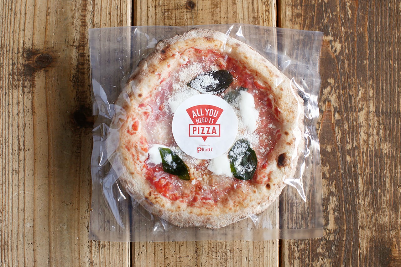 ボリューム満点！お肉のPIZZA『ゴッドファーザー』 | 薪窯焼きPIZZAと