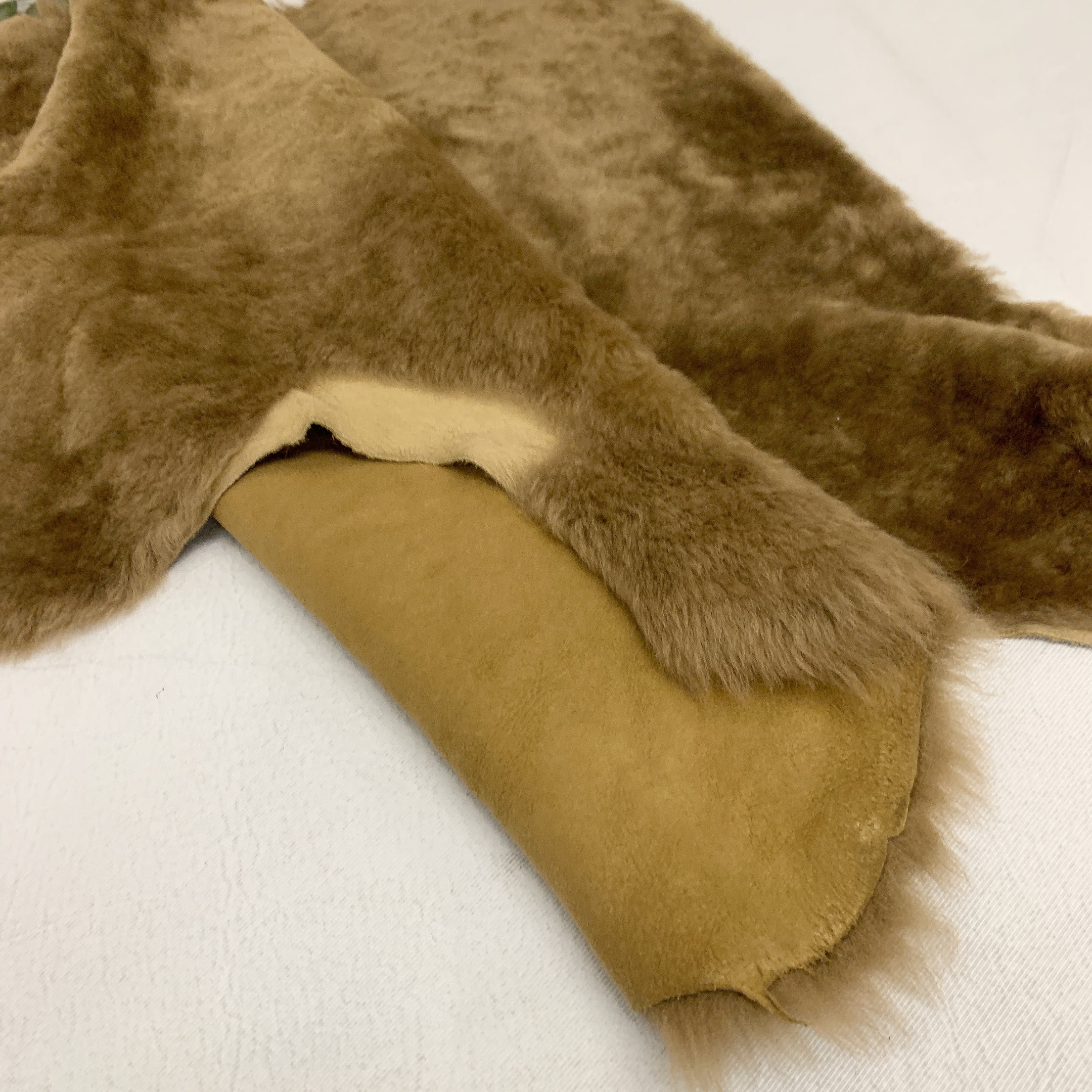 ムートン 羊の毛皮 M3-007 | and leather 【初心者～中級者のための革