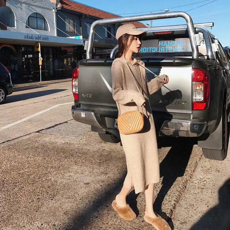 リブニットワンピース