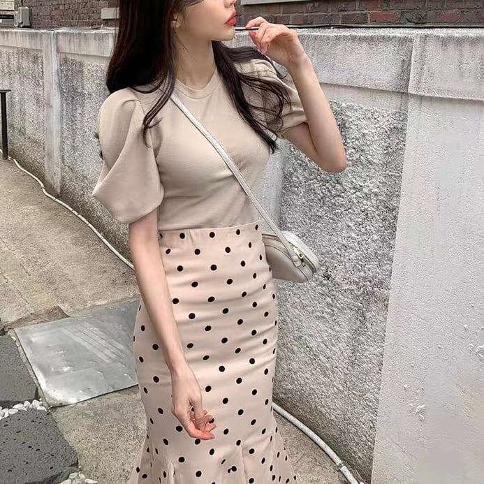 ドット柄スカートとボリューム袖ブラウス | 大人かわいい韓国服通販
