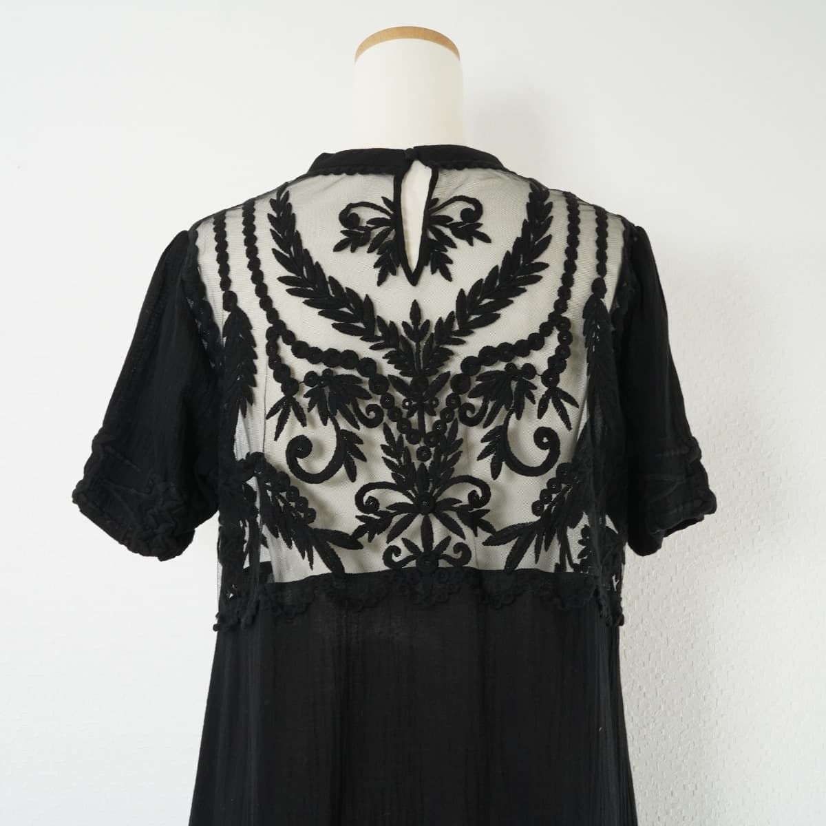 AMERI アメリ EMBROIDERY SHEER COTTON DRESS エンブロイダリーシアーコットンドレス 刺繍 レース 半袖 ロング丈 黒  | 「フクル」ファッションブランドユーズドセレクトショップ powered by BASE