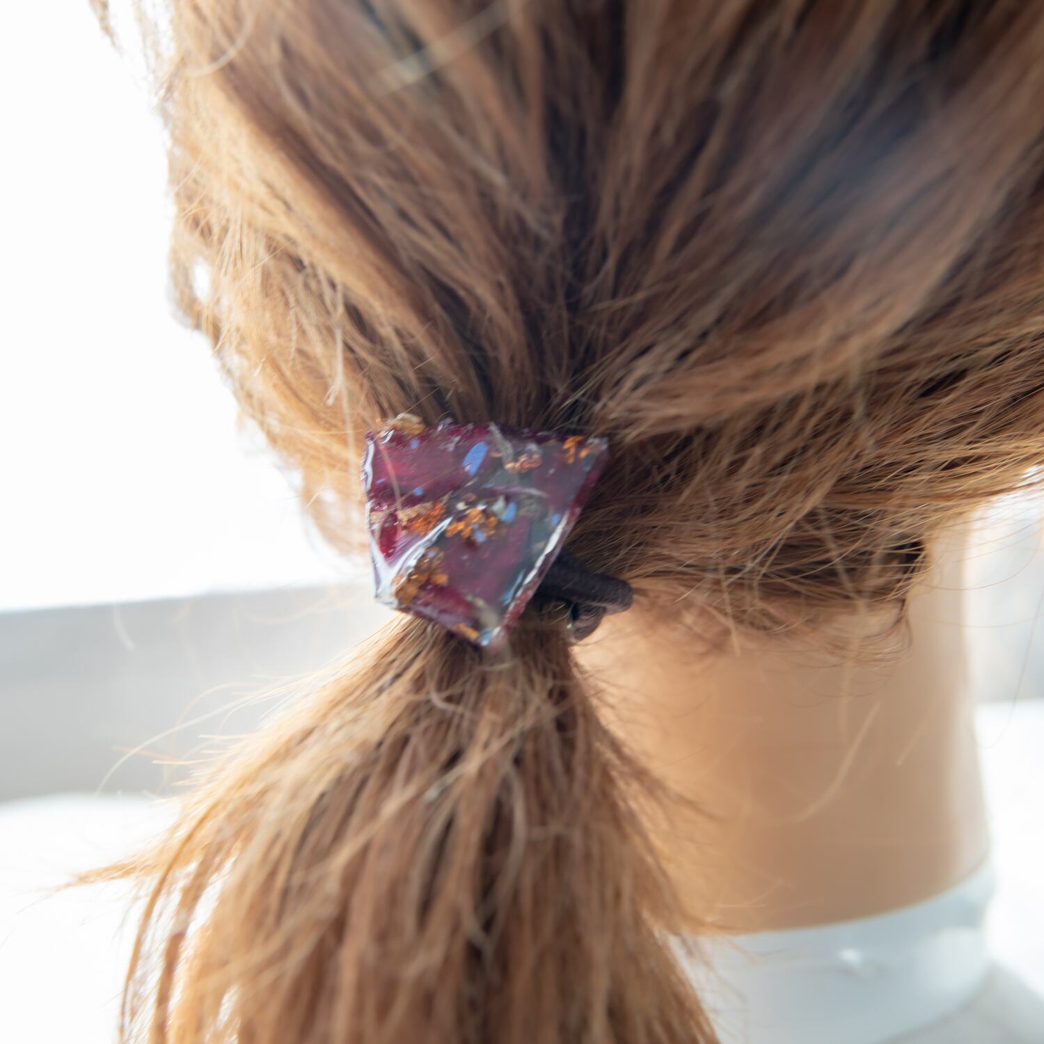 ドライフラワーモチーフのレジンヘアゴム 縦3.2cm × 幅3.5cm ハンドメイドヘアアクセサリー【soie for Hair】 Loufreasy × gorogoro | 全身保湿プロダクト【 soie (スワ)】by Loufreasy(ラフリジー) powered by BASE
