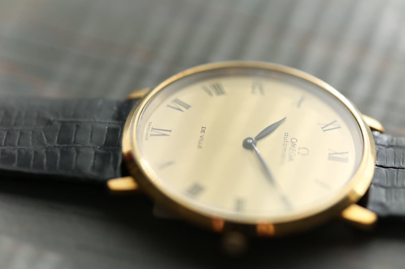 【OMEGA】 1973年製 オメガ デビル 薄型ラウンド ローマンインデックス 自動巻き / De Ville / Vintagewatch / Cal.711 | アンティーク・ビンテージ時計修理・販売 WhiteKings(ホワイトキングス) powered by BASE