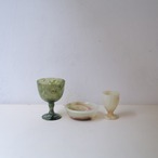 グリーンブラックな石の杯