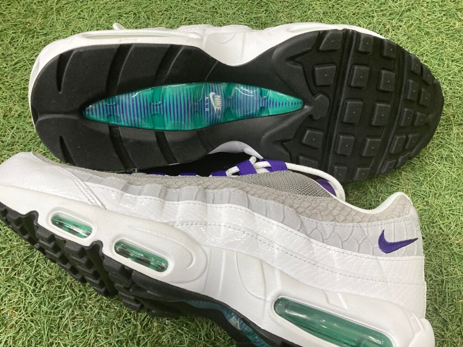 20％OFF NIKE AIR MAX 95 LV8 GRAPE SNAKESKIN 30cm AO2450-101 62.5 