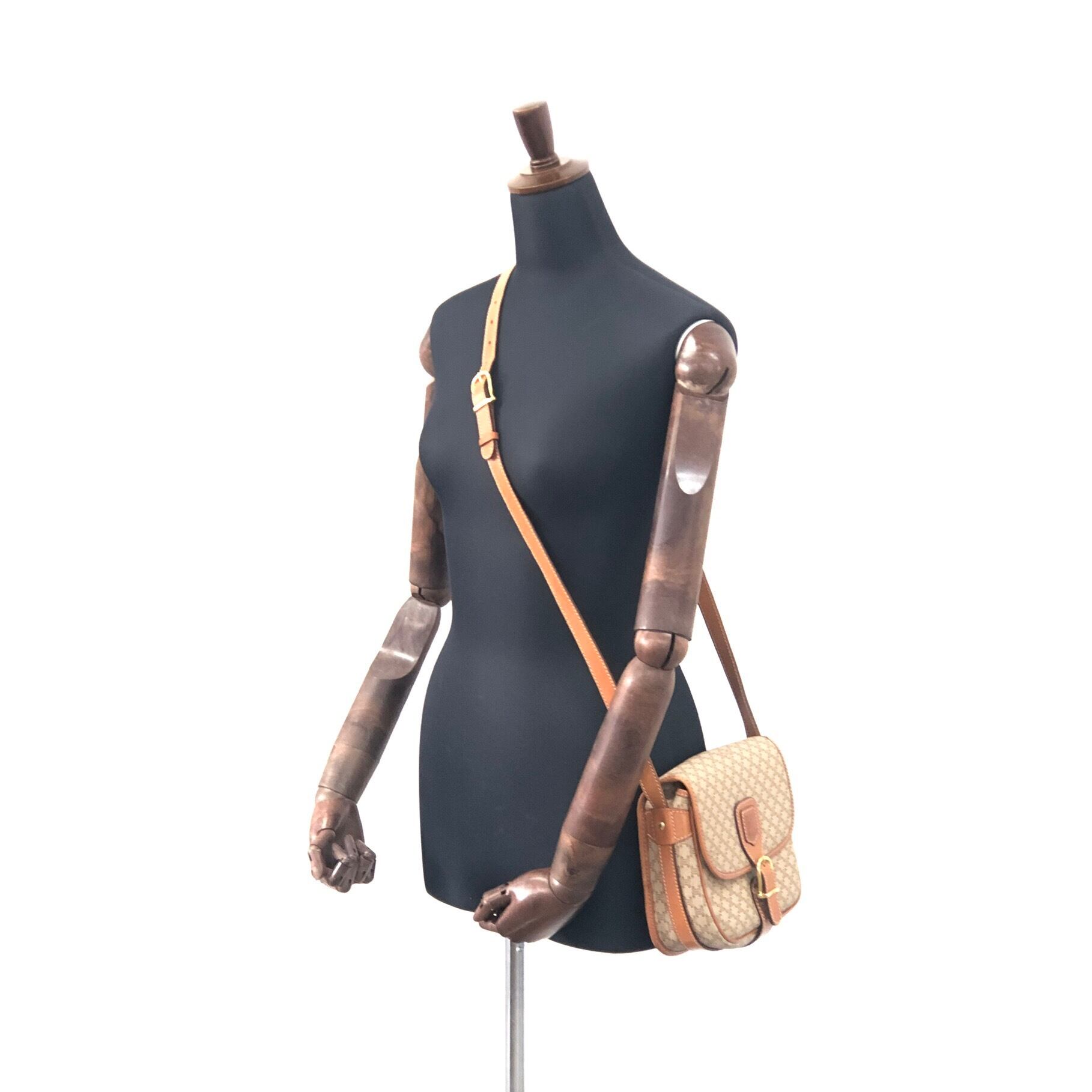 CELINE セリーヌ マカダム ブラゾン型押し レザー フロント CELINE セリーヌ マカダム ブラゾン型押し レザー フロント