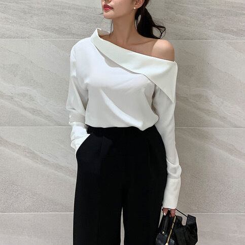 ハーフオフショルダートップス A446 | lumtere.ai