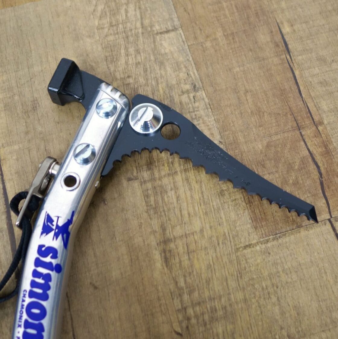 シモン simond かっこよく ナジャ カービング アイスアックス 青