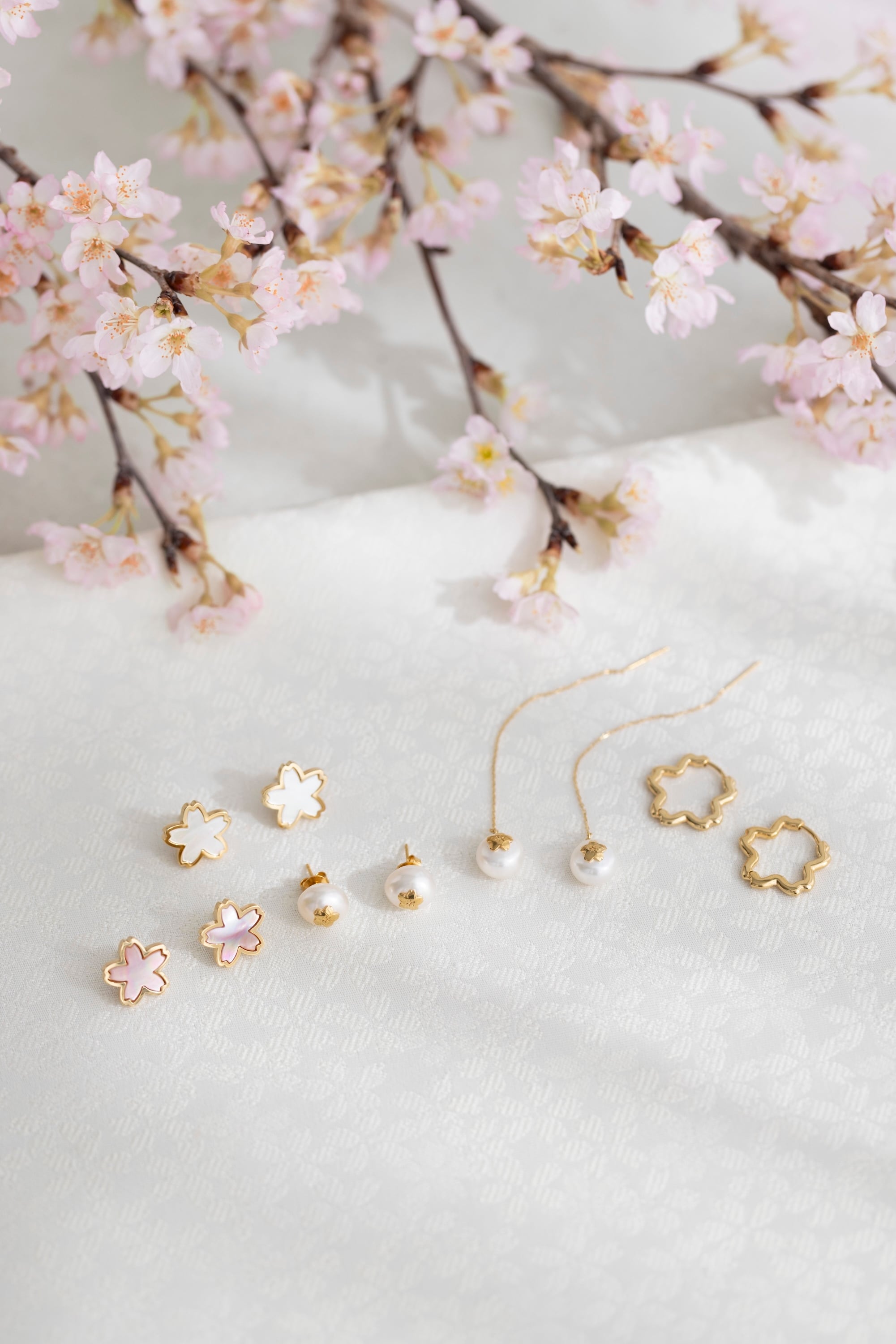 sakuradoki - 麗 - 桜ピンクシェルピアス | Tomorrow Fabric