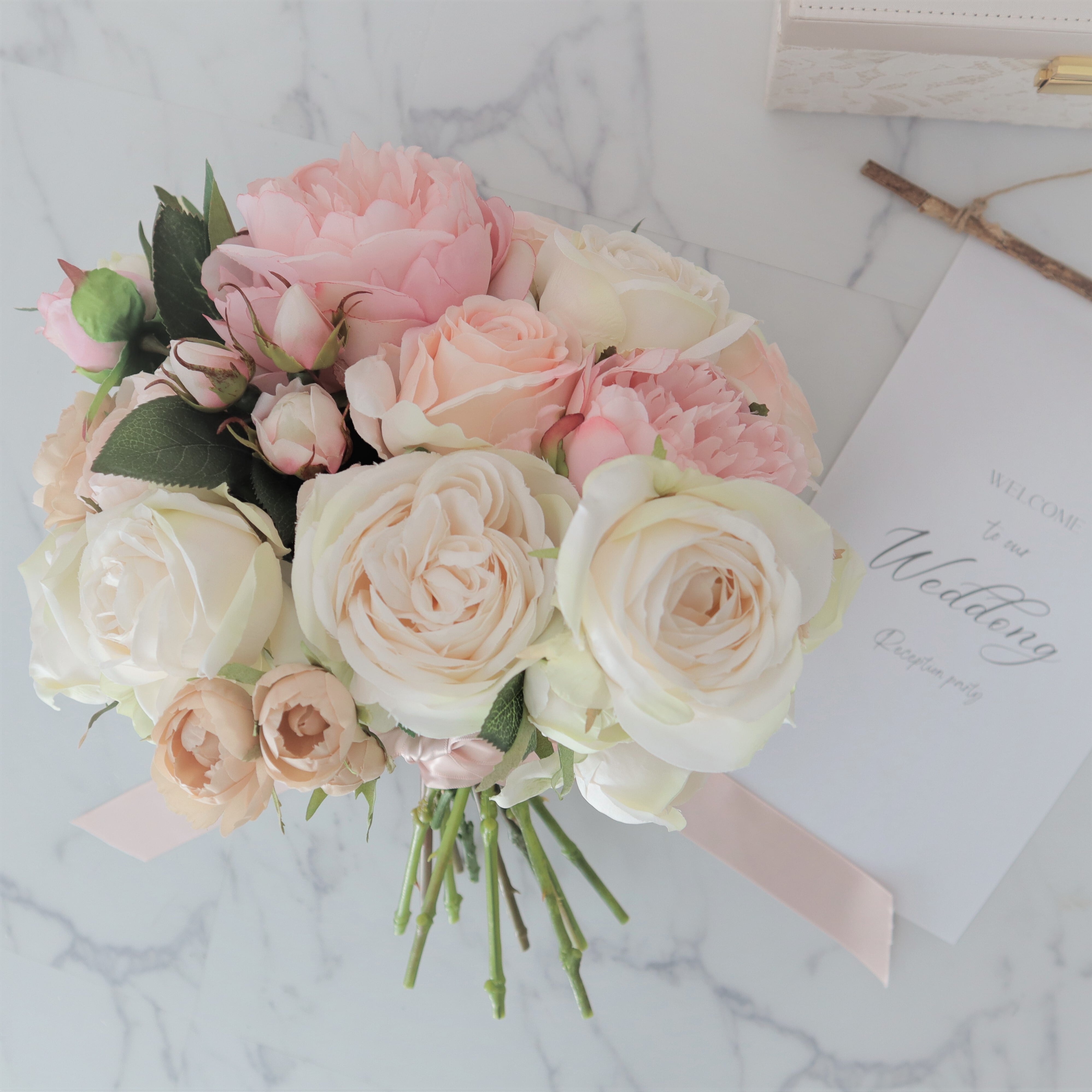 高級　アーティフィシャルフラワーブーケ　F10 造花ブーケ　ウェディングブーケ 高級 アーティフィシャルフラワーブーケ F10 造花ブーケ ウェディング