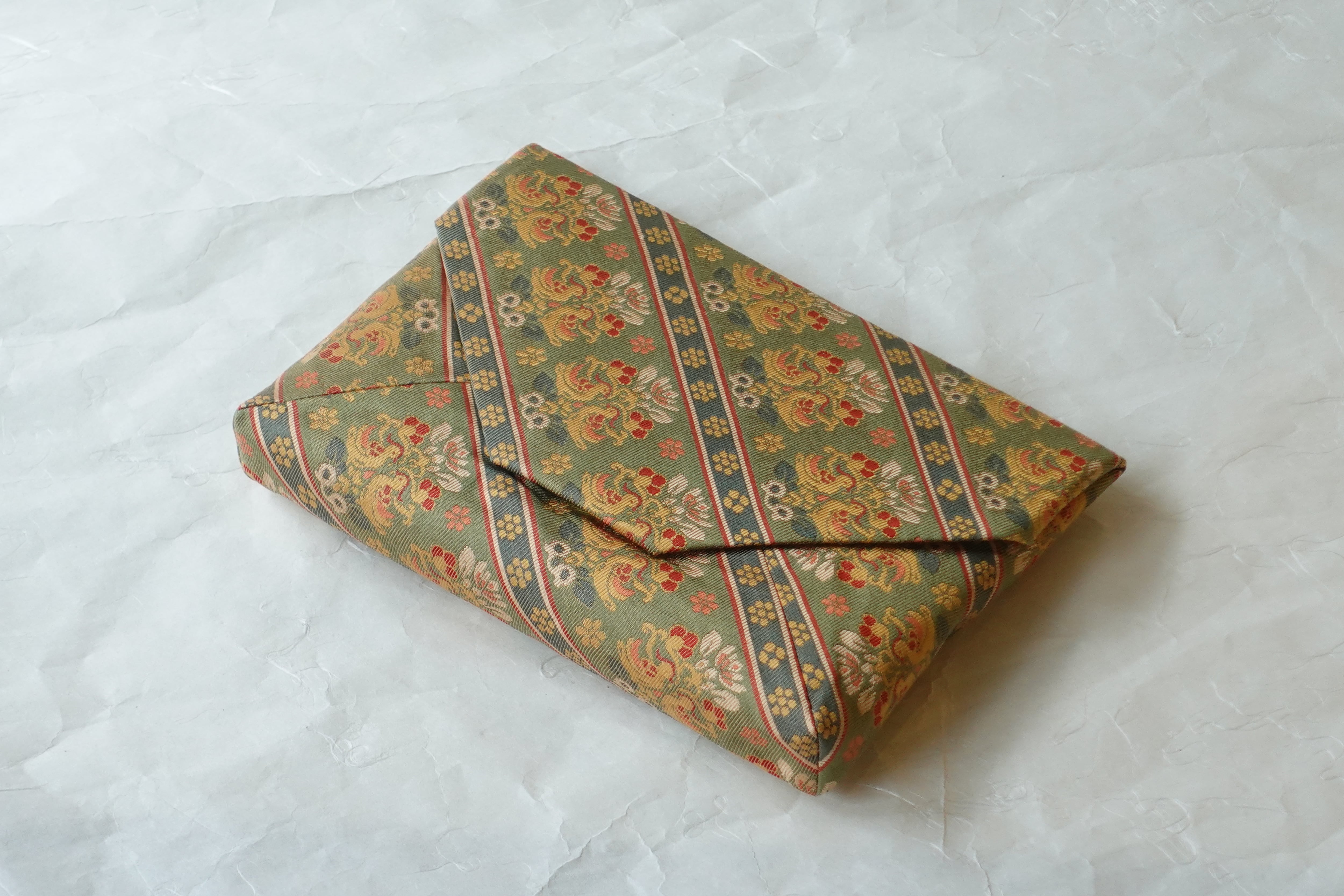 日本製 正絹（しょうけん） 数寄屋袋（すきやぶくろ） 七曜鴛鴦暈繝錦