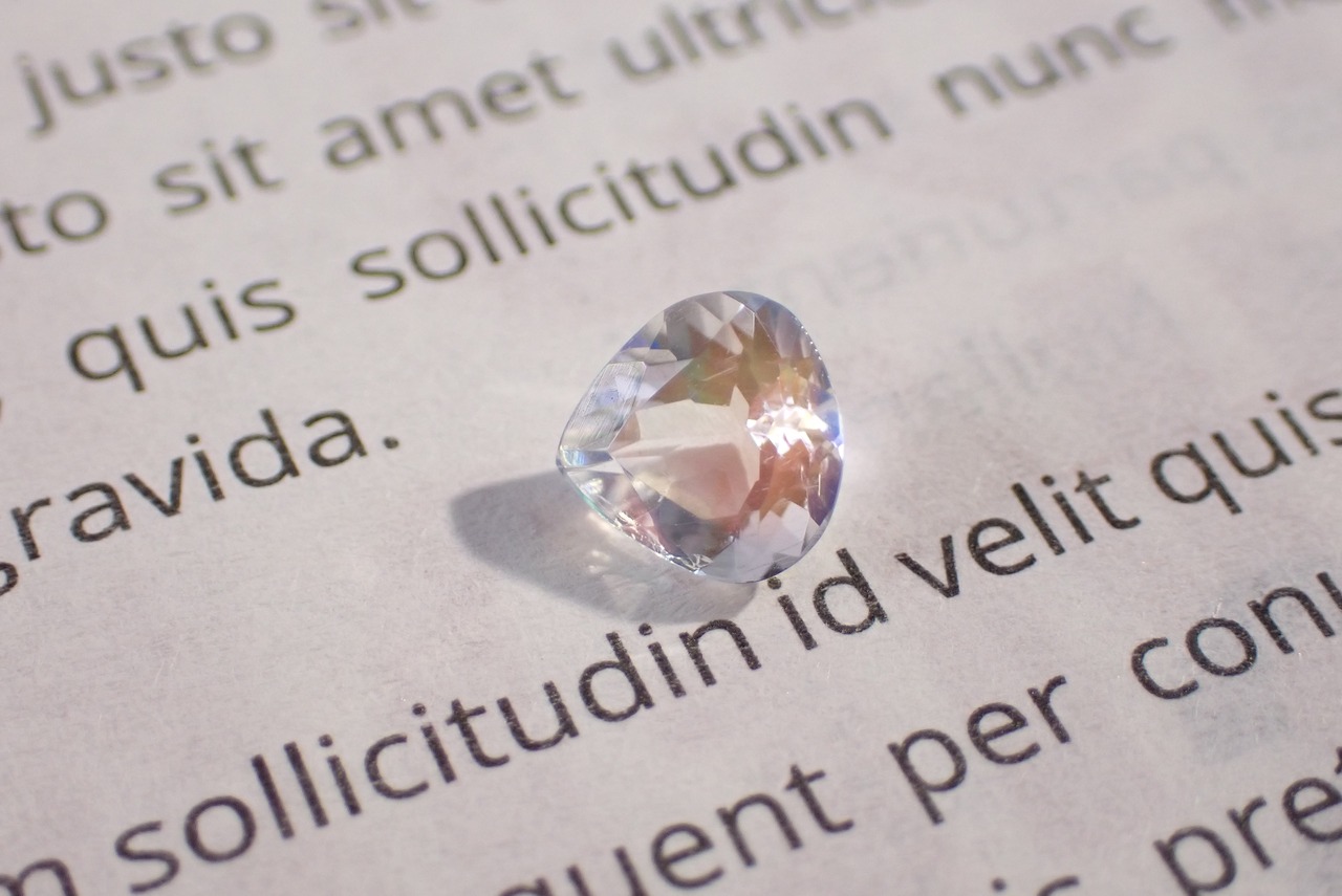 アンデシンラブラドライト　0.68ct　[C2‐751]