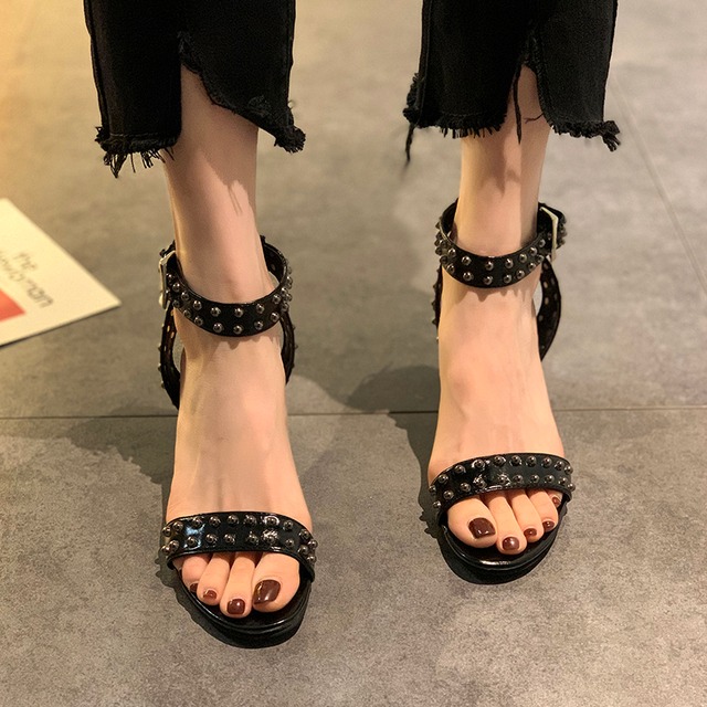 サンダルサマースタンダードバックル 靴 シューズ レトロ ハイヒール 夏物 部族の婦人靴8929769416