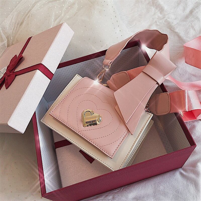 七夕バレンタインデーバッグレディース2020ニュートレンドファッションオールマッチシングルショルダーバッグネットレッドエイン雰囲気スクエアバッグ Tiancai_Wing_Bag9084744