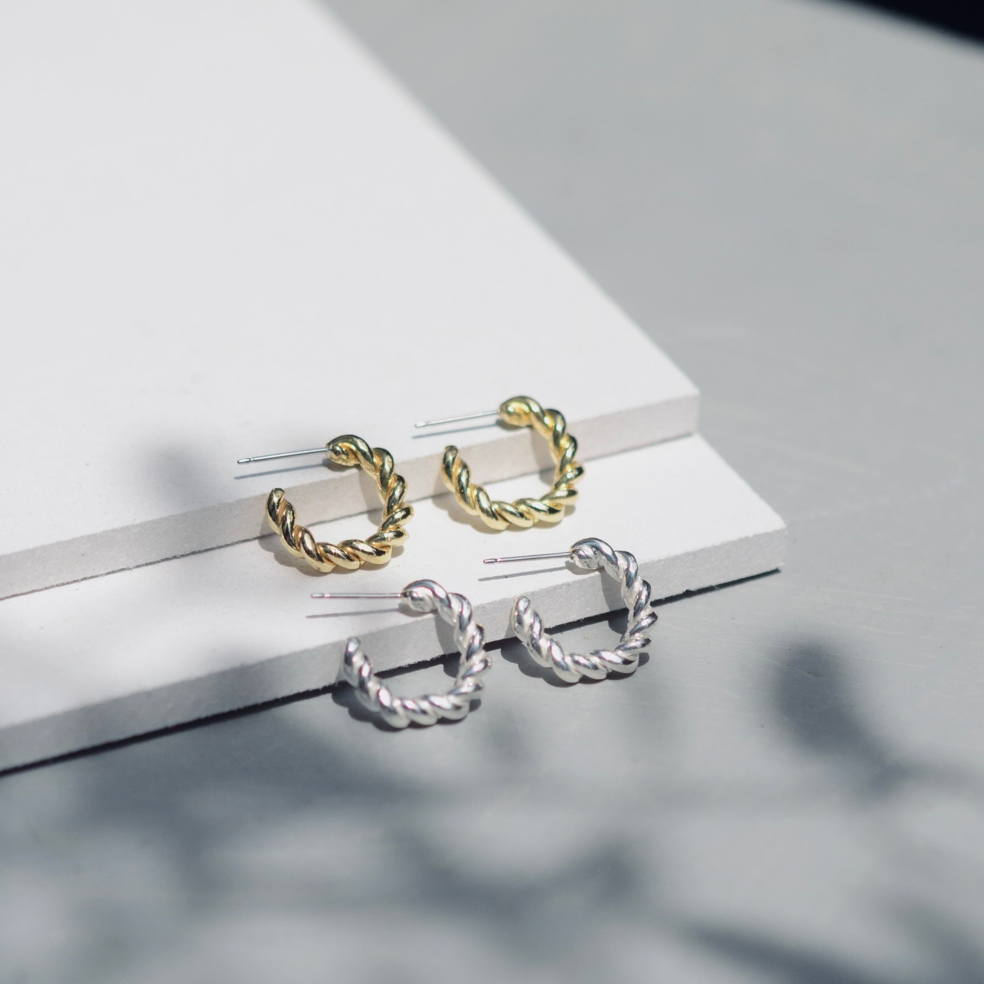 〈Brass/Silver925〉corolla pierce