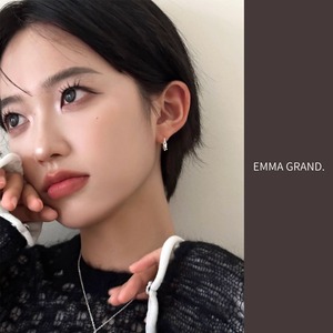 駆ける銀猫のシルバーピアス E00599