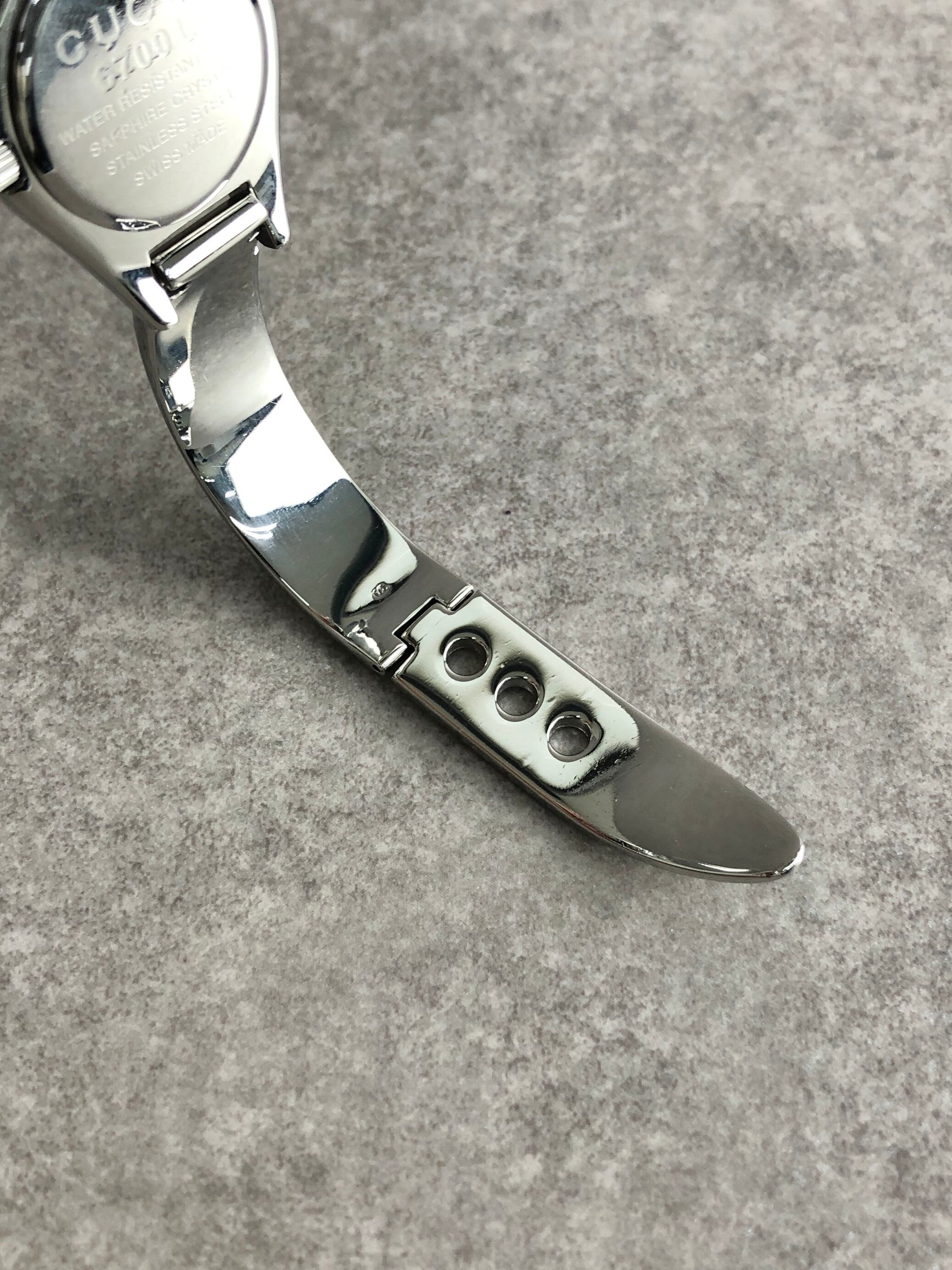 GUCCI 腕時計 シルバー　超美品 GUCCI グッチ 腕時計 シルバー ステンレススチール 6700L クウォーツ