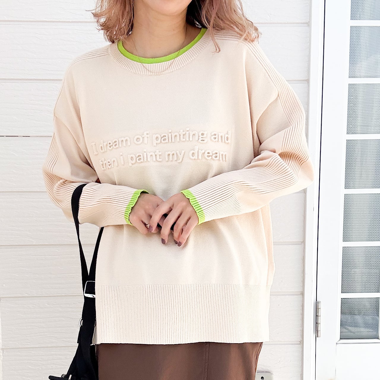 エンボスロゴニット