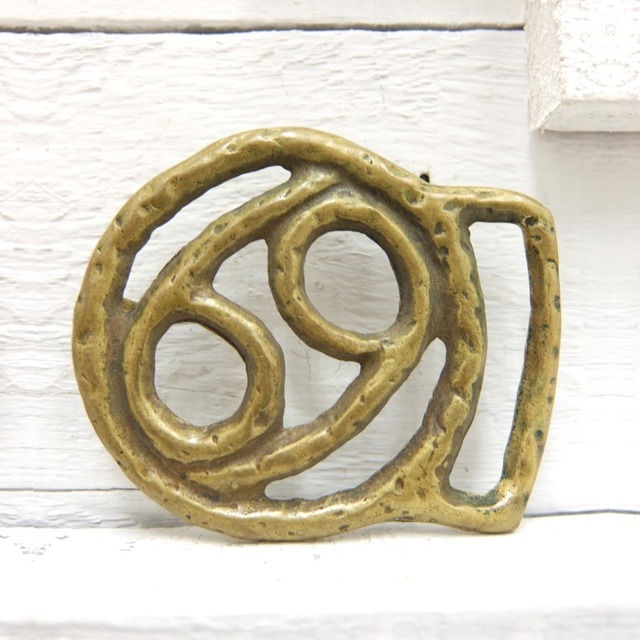 ビンテージ ベルト バックル ブラス製 "69" solid brass vintage buckle