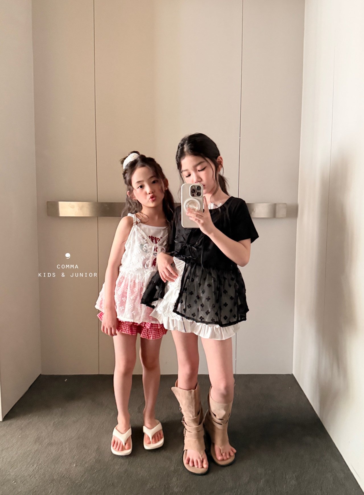 [COMMA] Cherry Sleeveless / [콤마] 체리나시