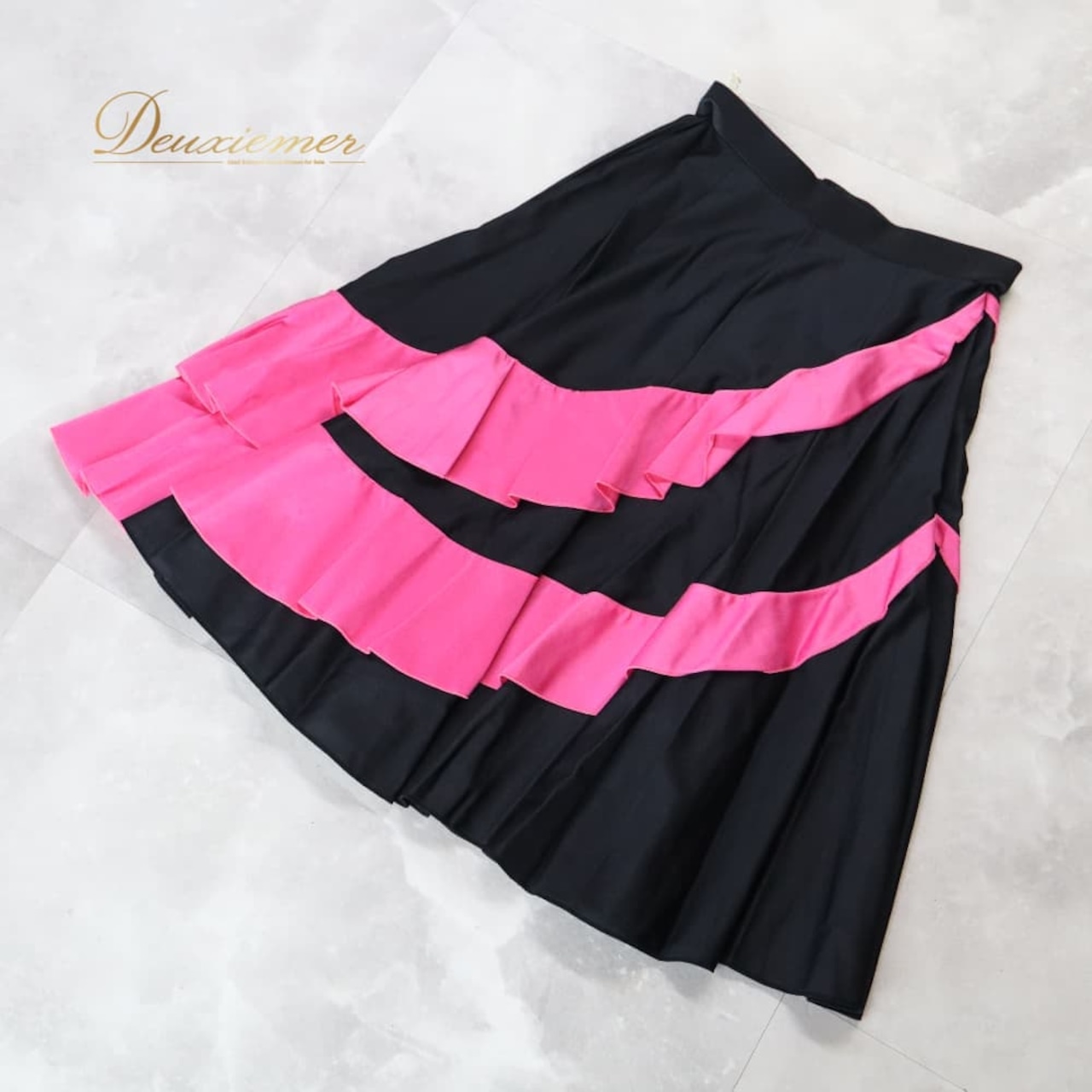 社交ダンス 衣装 スカート ブラック系 チャコットロイヤルダンス Chacott ROYAL DANCE 黒 ピンク フリル ラテン ダンス衣装 レディース レッスンウェア ピンク系 華やか 鮮やか かわいい おしゃれ レッスン 練習着 レディースダンススカート フレアスカート 社交ダンス衣装 練習用 ダンス フリルデザイン チャコット 黒系ピンク系 二色 配色衣装 ファスナー 背面ファスナー ダンススカート ナイロン ポリウレタン素材 ストレッチ素材