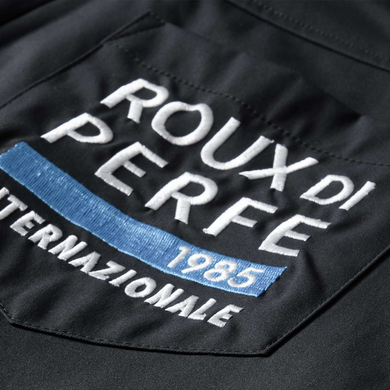 日本製撥水加工刺繍パンツ