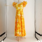 フラダンス 衣装 ALOHA STANDARDS アロハスタンダード ワンピース ドレス イエロー系 フリル プルメリア柄 花柄 植物柄 ハワイアンプリント ハワイアン アロハ フラ ダンス レッスン 練習 オレンジ系 ホワイト系 黄 橙 白 フレアスカート 日本製 華やか 鮮やか かわいい おしゃれ 上品
