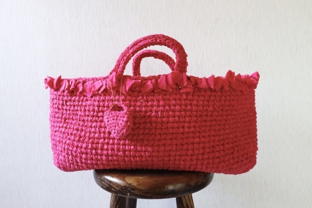 SQUARE BAG  Frills on top　L　Magenta  (ミニバッグ付)