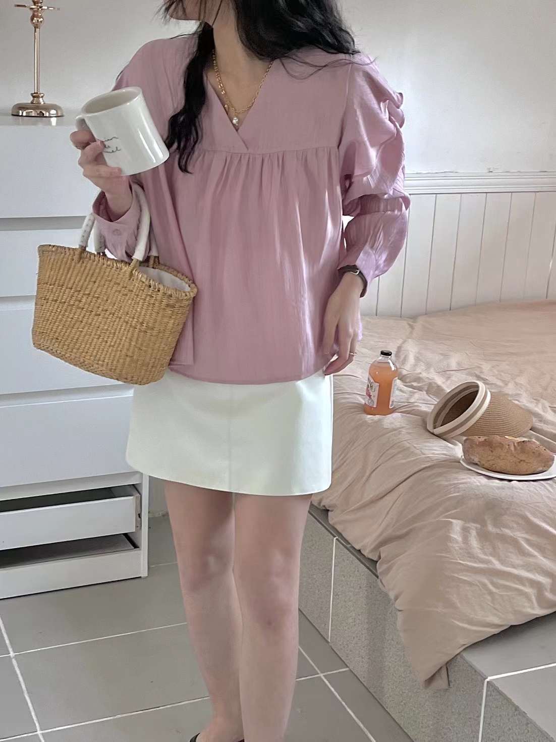 フリルVネックブラウス　AJ2085-2307