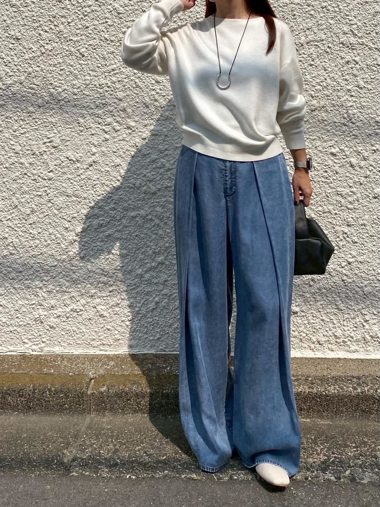 ロージー  Rosiee バックスリットパールボタンニット