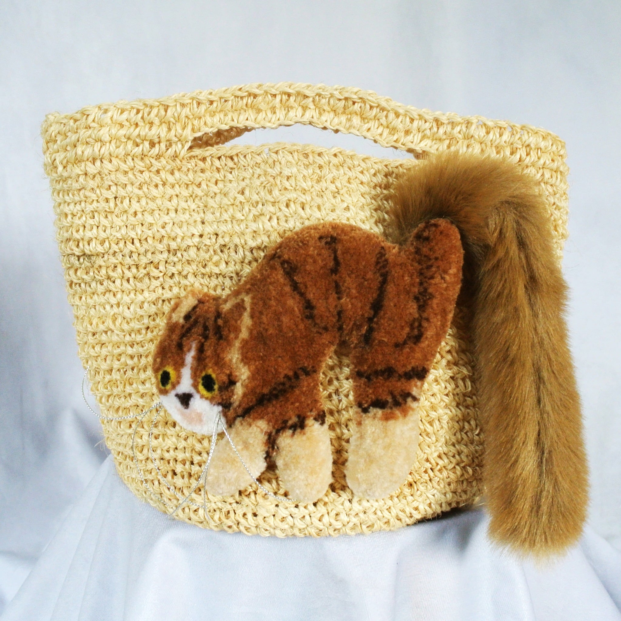 CAT IN DA HOUSE! ON LINE STORE
