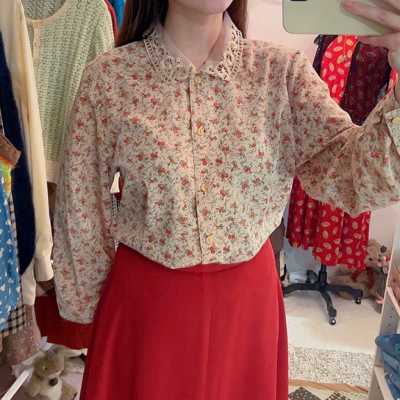 flower wood button blouse