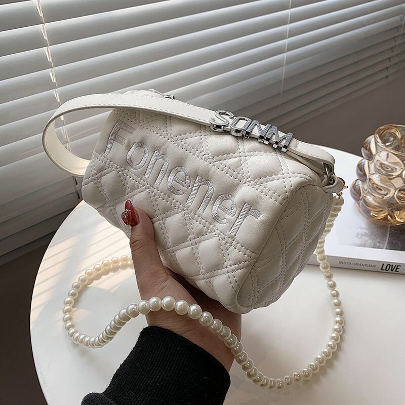 パールチェーン サマーレッド 夏物 真珠 スクウェア メッセンジャーバッグ 手作りハンドバック72947289134