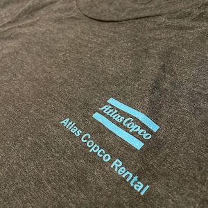 【CANVAS】企業系 Atlas Copco Tシャツ ワンポイント バックプリント 3XL ビッグサイズ 企業ロゴ US古着 アメリカ古着