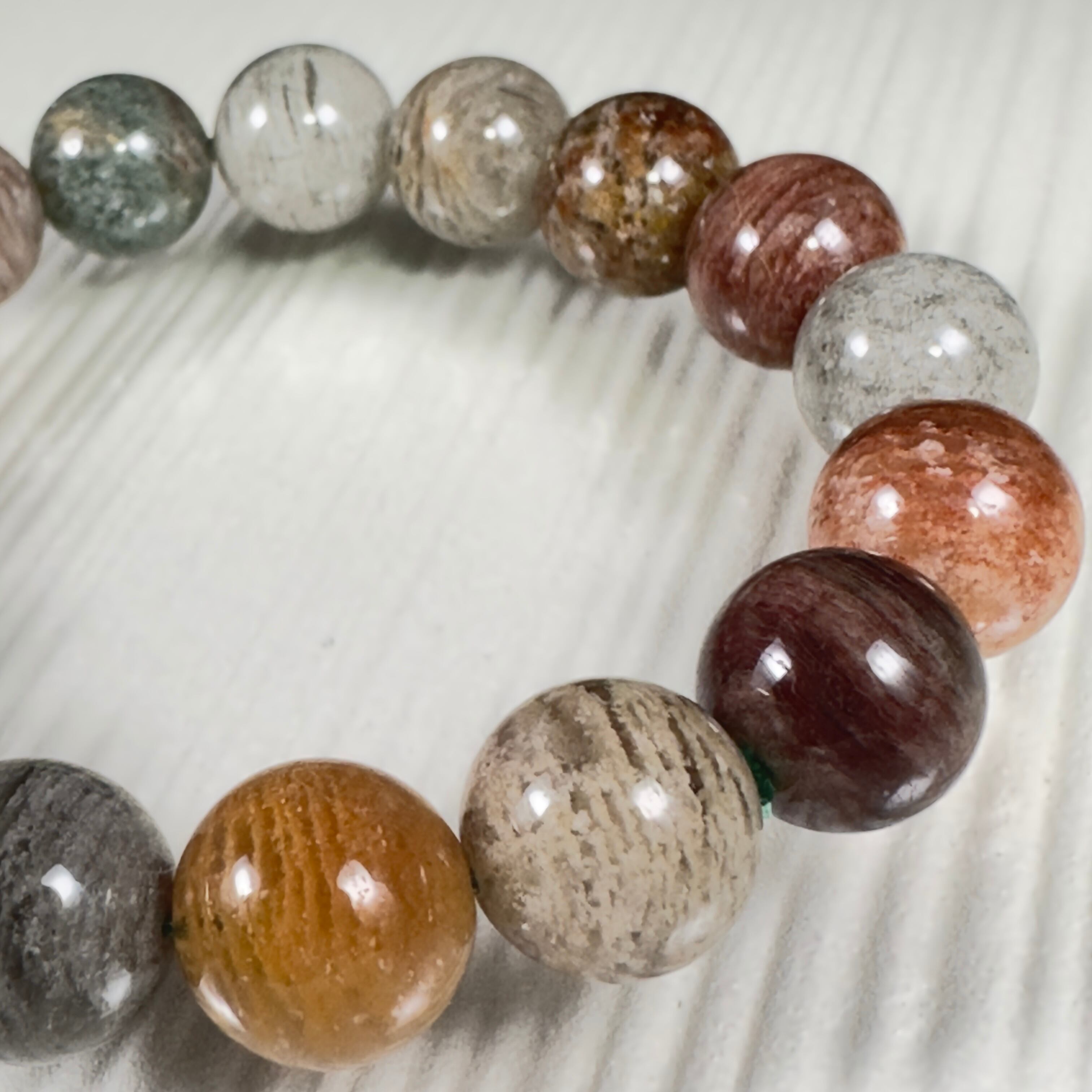 惑星の模様のような層が織りなす『千層ガーデンクォーツ』 | やどりぎstone