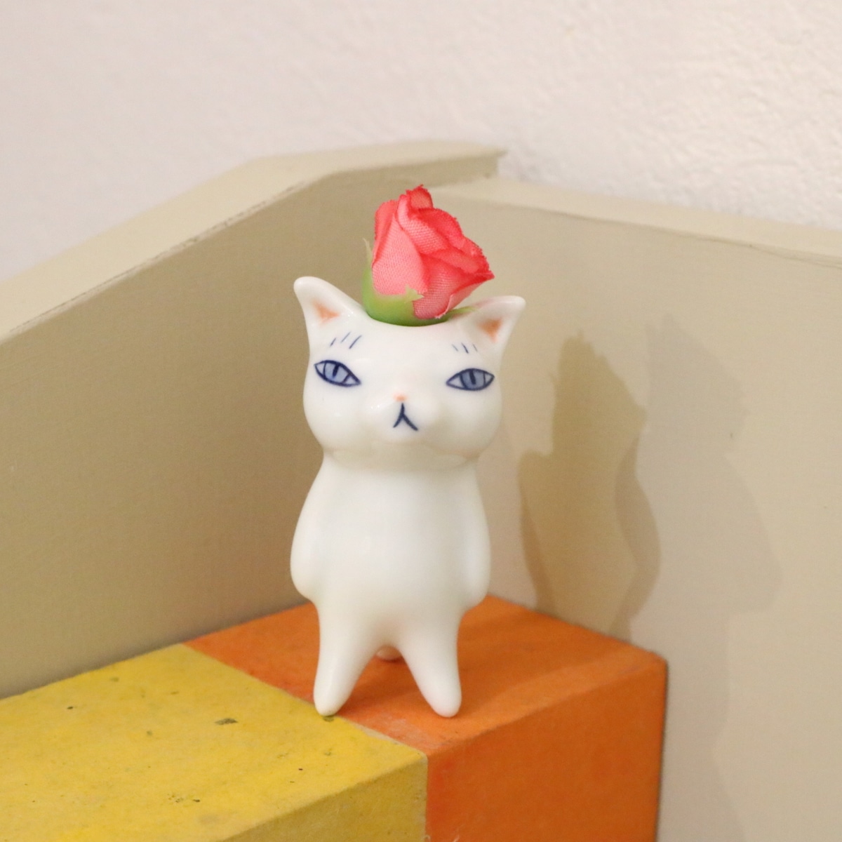 仁王立ち猫 小 FLOWERS作 1215-2 | ギャラリーSORA