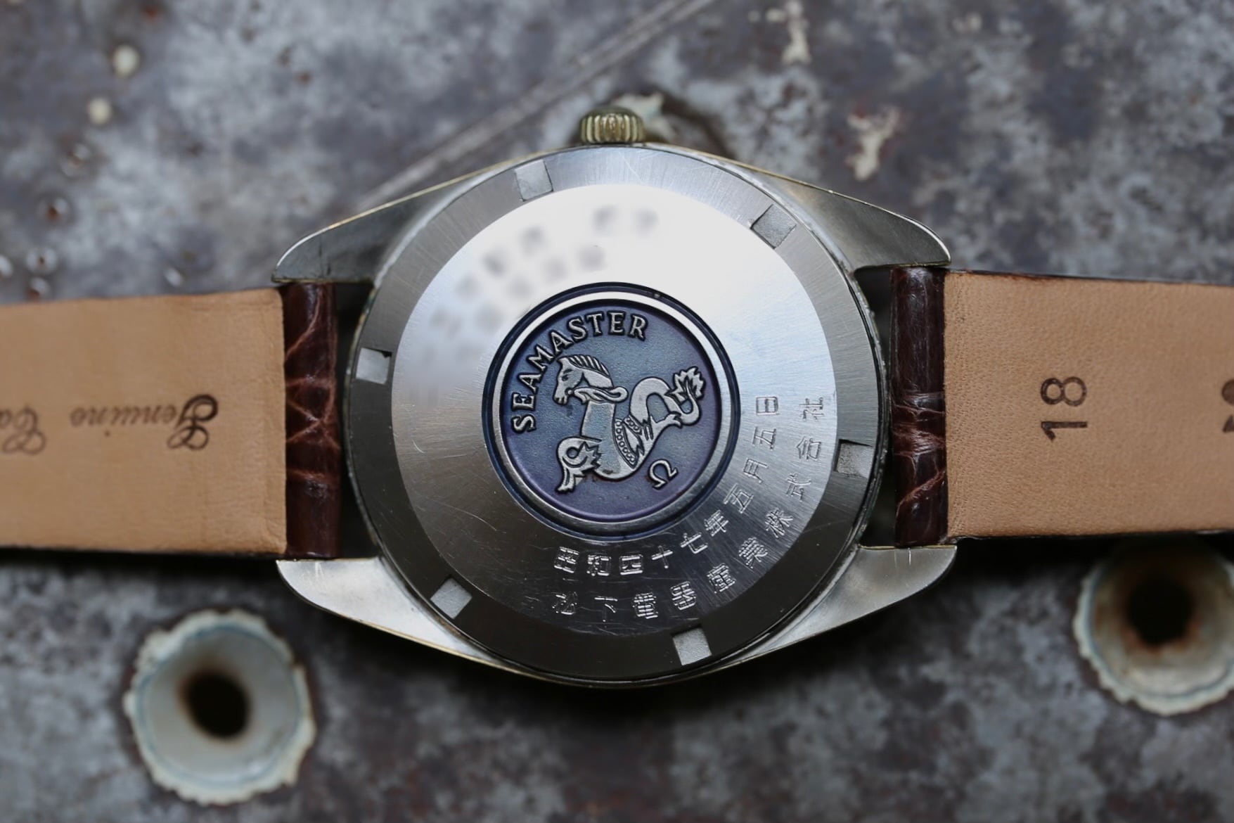 OMEGA】1969年製 シーマスターデイト ストリームラインケース 金張り