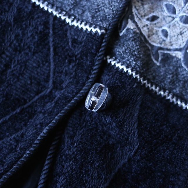 "刺繍" silver reef pattern crystal loop button over wide silhouette no-collar jacket