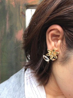 Joyeux | gold [ pierced earrings + leaf bijou ]