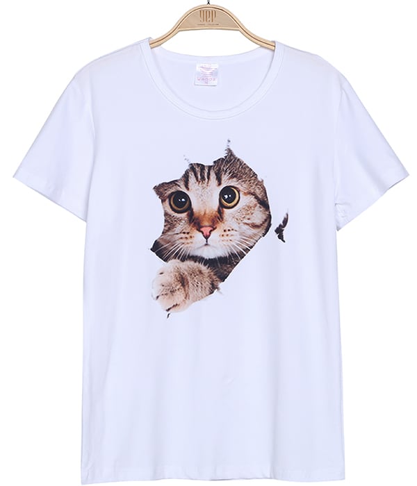 猫が洋服の中から飛び出して見える遊び心を加えたデザイン♪トリック