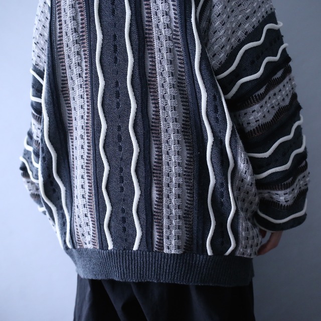 good coloring 3D uneune line pattern loose pullover knit