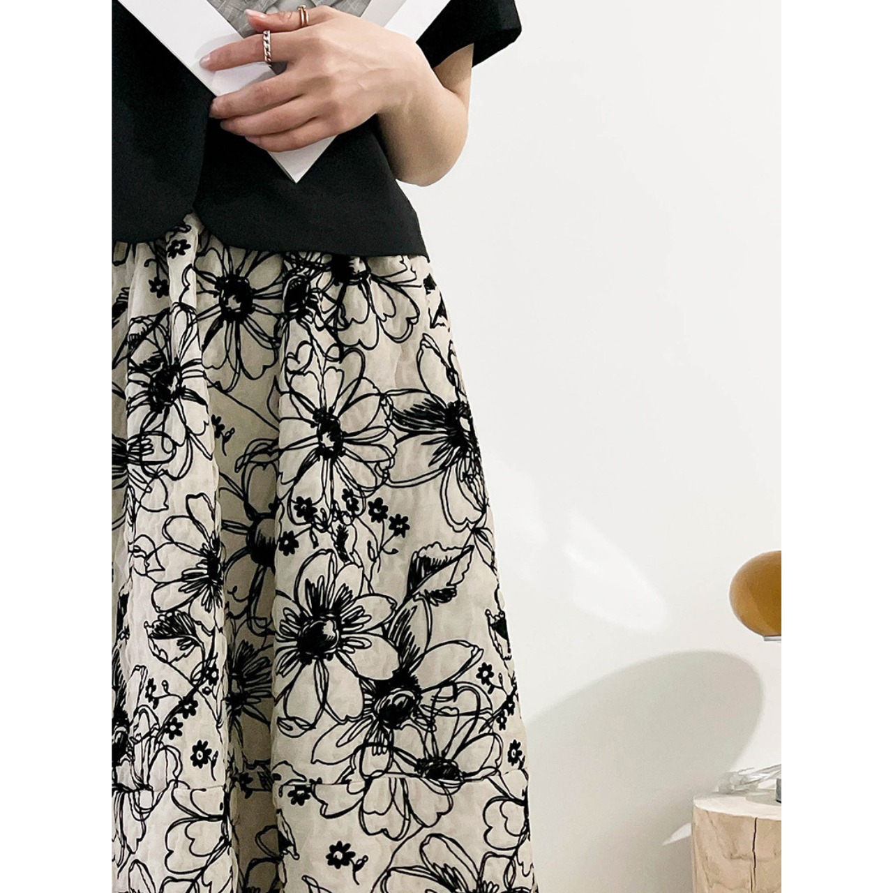 モノトーン 花柄ロングスカート 10011