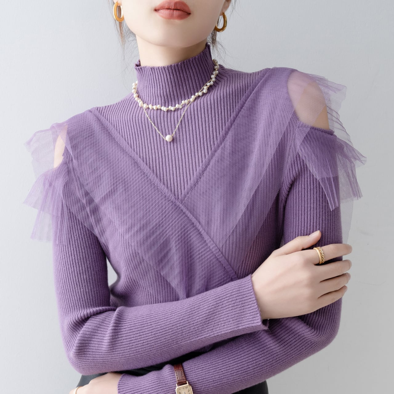 タートルネック シアー カットアウト トップス